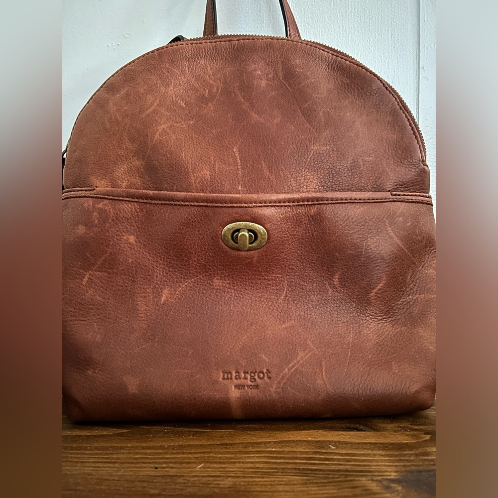 Margot New York backpack 100% leather.